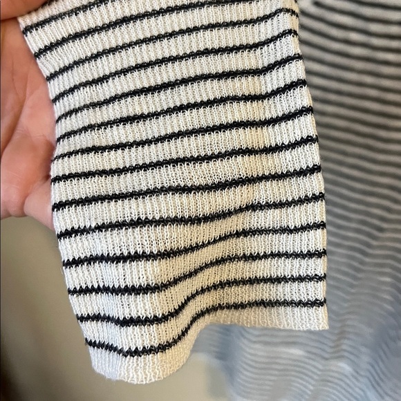 Nili Lotan Black and White Striped linen  V-Neck Long Sleeve - Picture 5 of 7